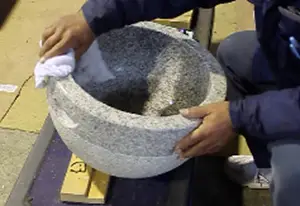 石臼の清掃5